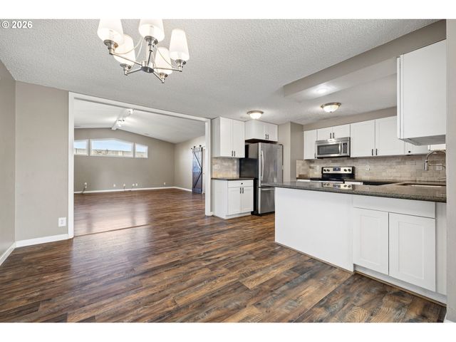 2577 ELYSIUM Ave, Eugene, OR 97401