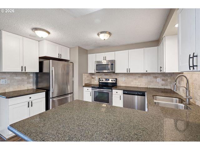 2577 ELYSIUM Ave, Eugene, OR 97401