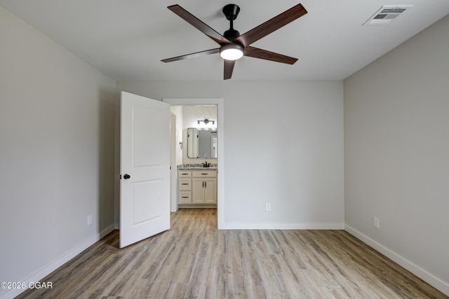 1736 Robertson Avenue, Carthage, MO 64836