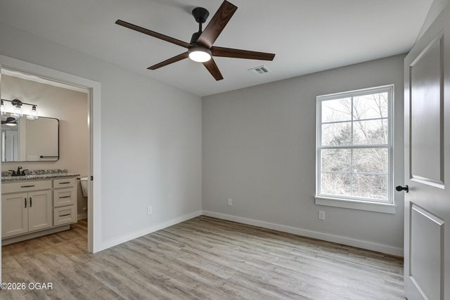 1736 Robertson Avenue, Carthage, MO 64836