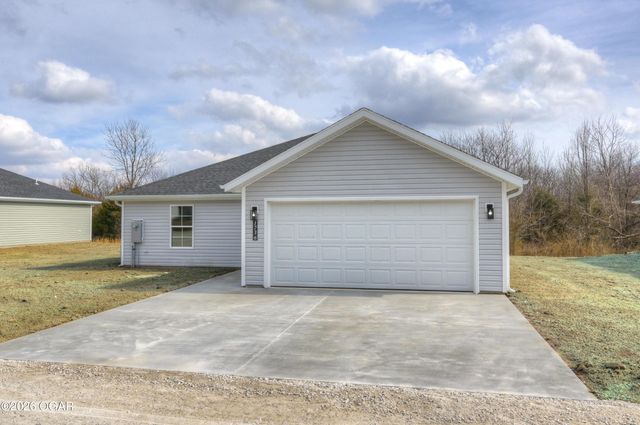 1736 Robertson Avenue, Carthage, MO 64836