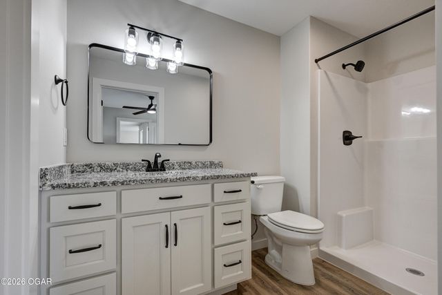 1736 Robertson Avenue, Carthage, MO 64836