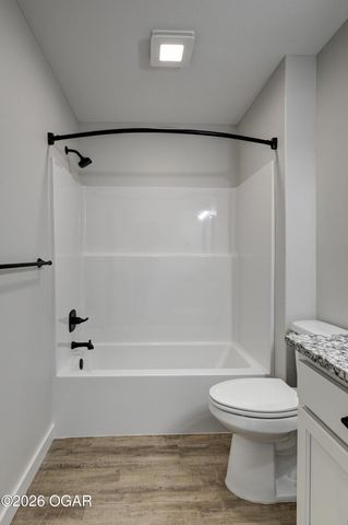 1736 Robertson Avenue, Carthage, MO 64836