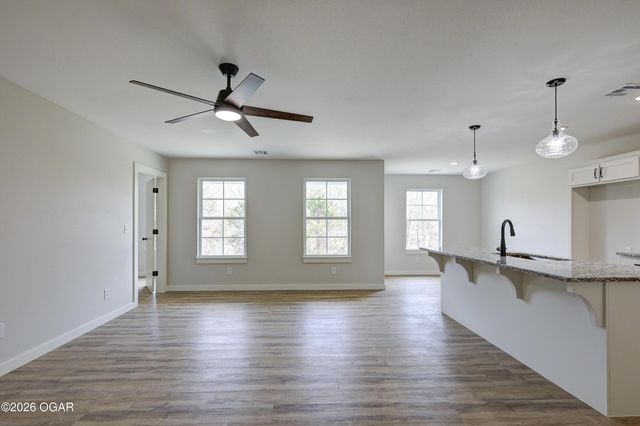 1736 Robertson Avenue, Carthage, MO 64836