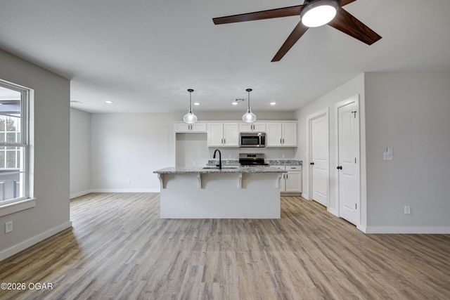 1736 Robertson Avenue, Carthage, MO 64836