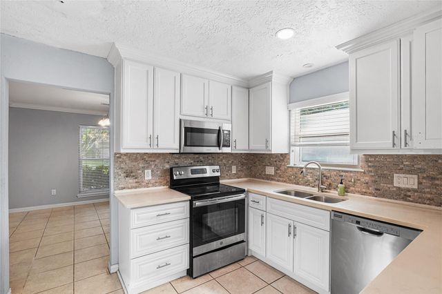 6002 Mcknight Street, Houston, TX 77035