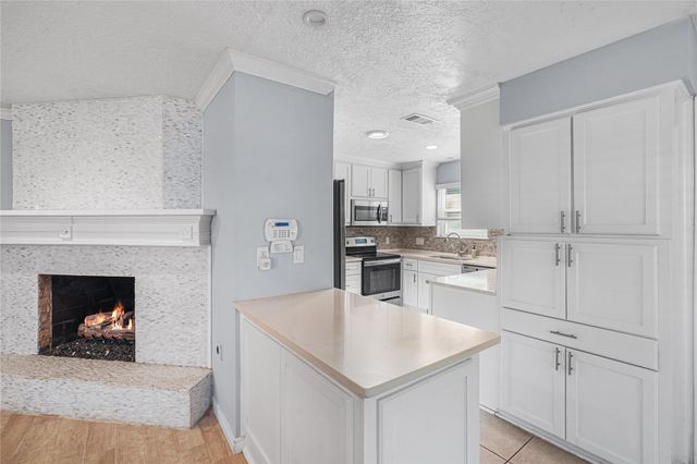 6002 Mcknight Street, Houston, TX 77035