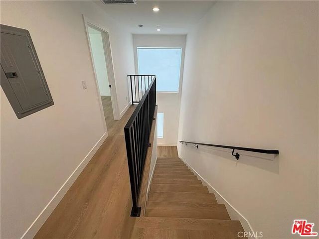 14165 Calvert Street, Los Angeles, CA 91401