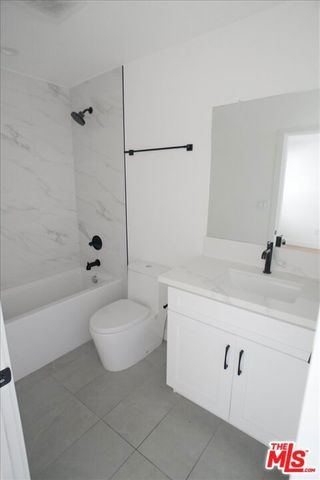 14165 Calvert Street, Los Angeles, CA 91401