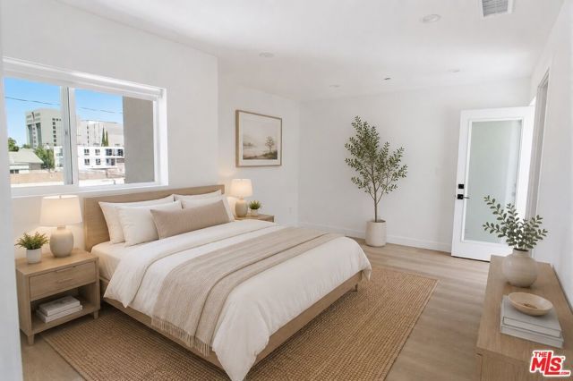 14165 Calvert Street, Los Angeles, CA 91401