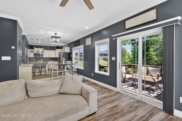 142 Highland Ridge Dr, Mt Washington, KY 40047