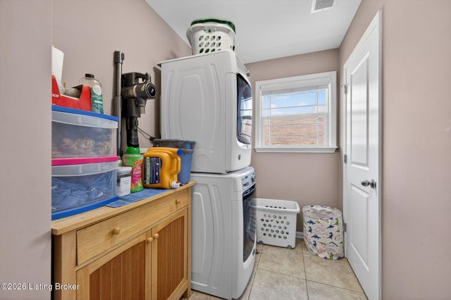 142 Highland Ridge Dr, Mt Washington, KY 40047