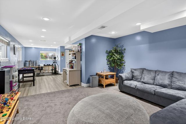 142 Highland Ridge Dr, Mt Washington, KY 40047