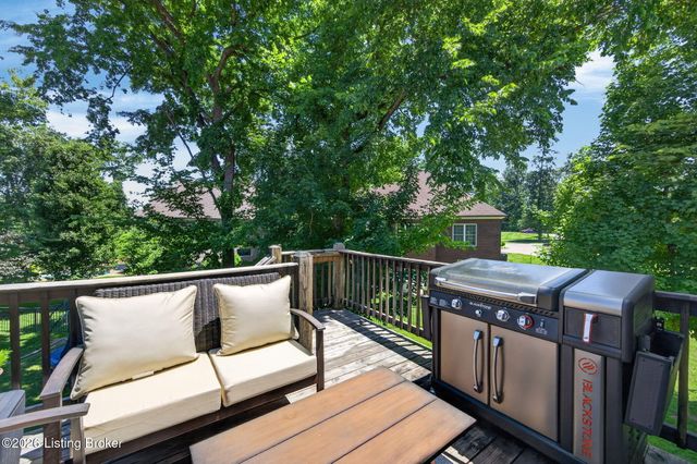 142 Highland Ridge Dr, Mt Washington, KY 40047