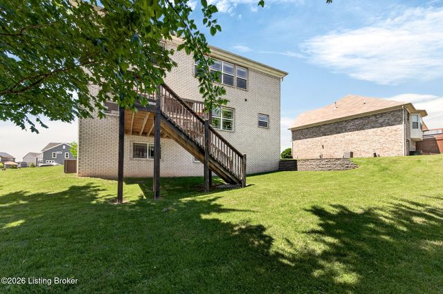 142 Highland Ridge Dr, Mt Washington, KY 40047