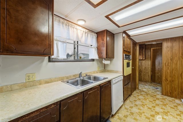 806 SE Mockingbird Drive, College Place, WA 99324