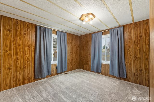 806 SE Mockingbird Drive, College Place, WA 99324