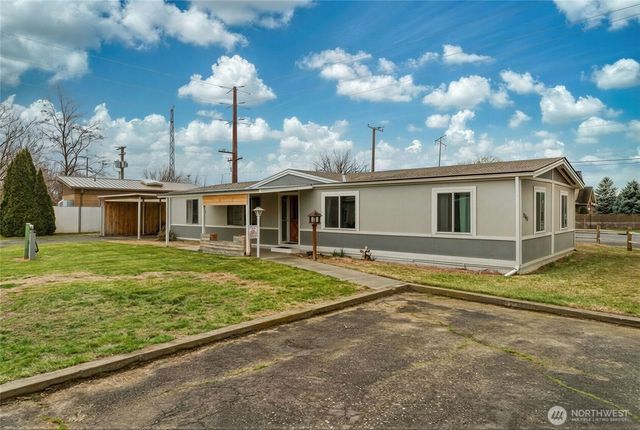 806 SE Mockingbird Drive, College Place, WA 99324