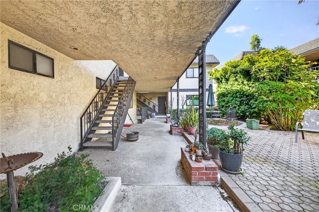 2115 Ohio, Signal Hill, CA 90755