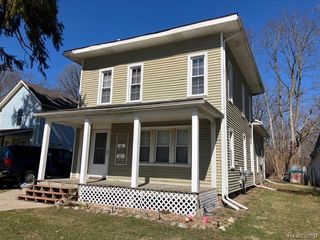 504 E Clinton Street, Howell, MI 48843