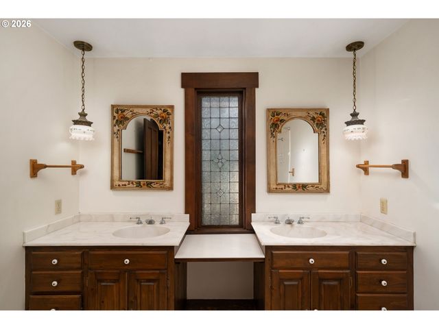 300 Nw 114th Ave, Portland, OR 97229
