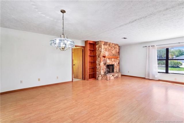 903 SW Willow Lane, Palm City, FL 34990