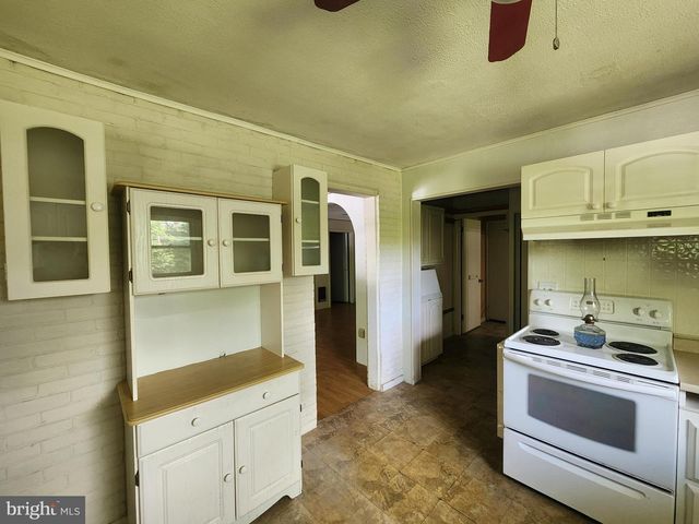 723 W SUNHILL RD, Manheim, PA 17545