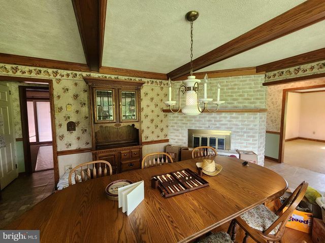 723 W SUNHILL RD, Manheim, PA 17545