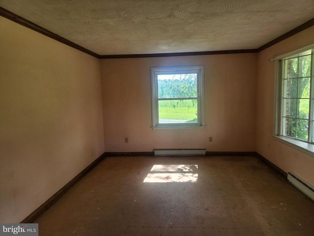 723 W SUNHILL RD, Manheim, PA 17545