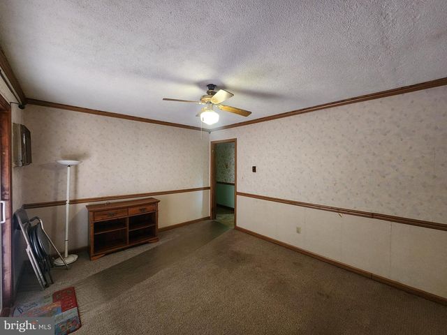 723 W SUNHILL RD, Manheim, PA 17545