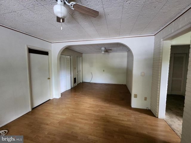723 W SUNHILL RD, Manheim, PA 17545