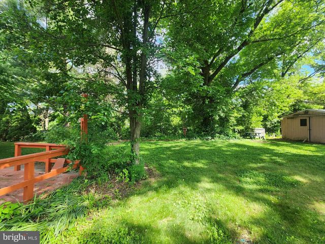 723 W SUNHILL RD, Manheim, PA 17545