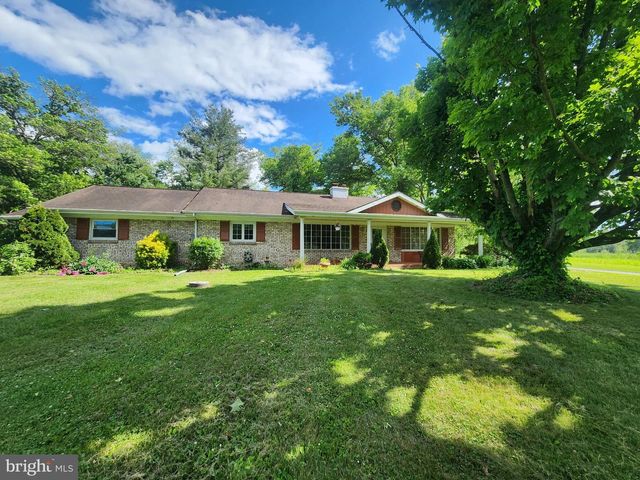 723 W SUNHILL RD, Manheim, PA 17545