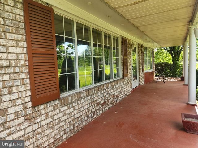 723 W SUNHILL RD, Manheim, PA 17545