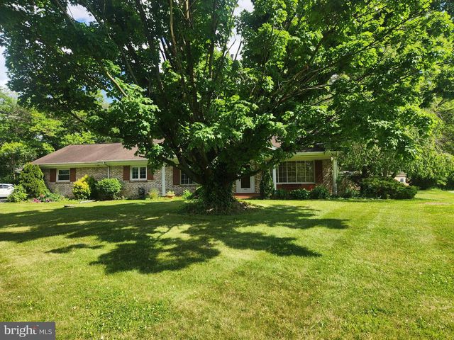 723 W SUNHILL RD, Manheim, PA 17545
