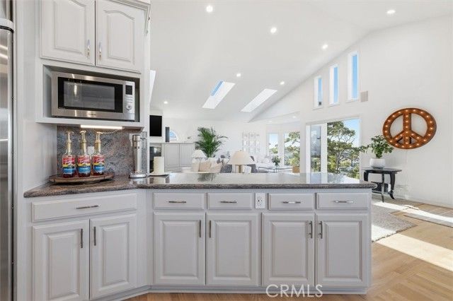 8325 Delgany Avenue, Playa Del Rey (los Angeles), CA 90293