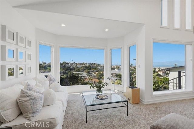 8325 Delgany Avenue, Playa Del Rey (los Angeles), CA 90293