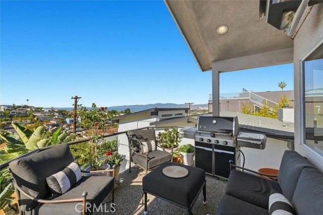 8325 Delgany Avenue, Playa Del Rey (los Angeles), CA 90293