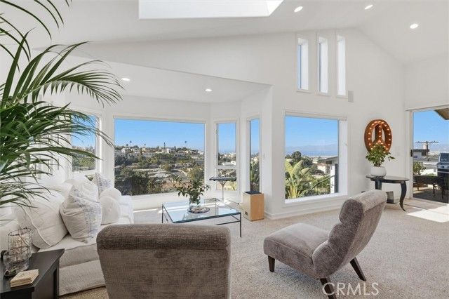 8325 Delgany Avenue, Playa Del Rey (los Angeles), CA 90293