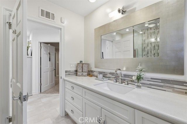 8325 Delgany Avenue, Playa Del Rey (los Angeles), CA 90293