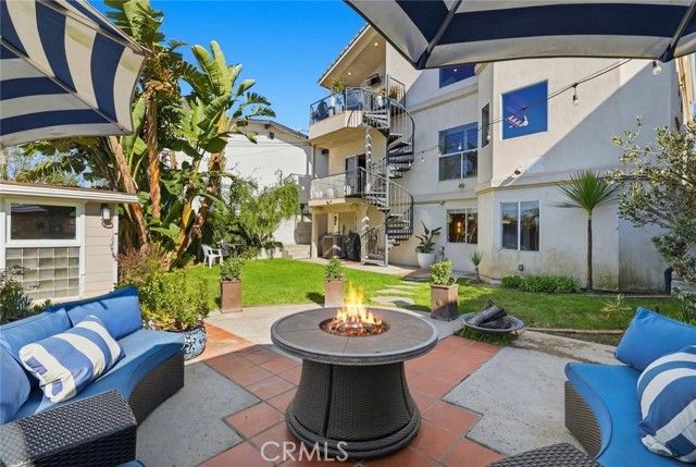 8325 Delgany Avenue, Playa Del Rey (los Angeles), CA 90293