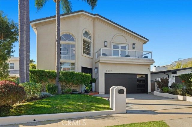 8325 Delgany Avenue, Playa Del Rey (los Angeles), CA 90293