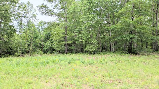 1340 Owl Circ, Hurricane Mills, TN 37078