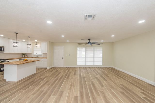 1318 Meadow Lark Street, Deer Park, TX 77536