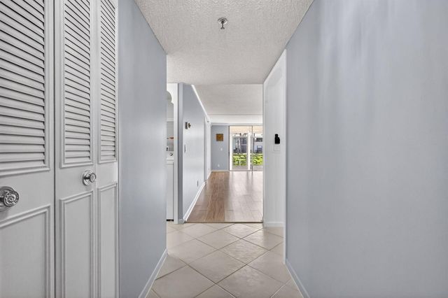 7770 Tahiti Lane 102, Lake Worth, FL 33467