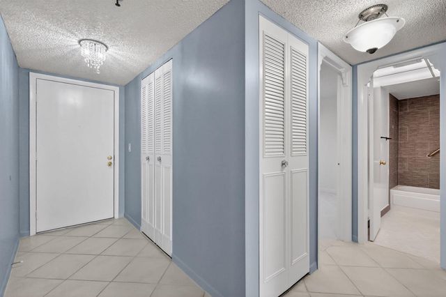7770 Tahiti Lane 102, Lake Worth, FL 33467