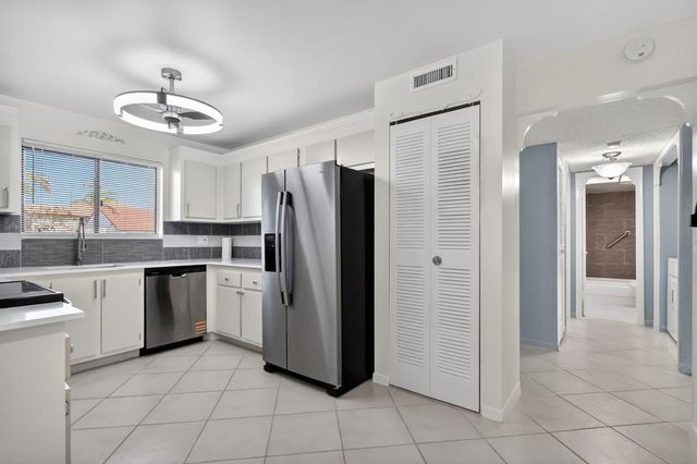 7770 Tahiti Lane 102, Lake Worth, FL 33467