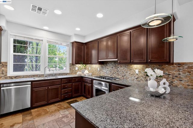 3683 Central Parkway, Dublin, CA 94568