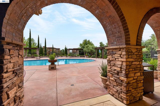 3683 Central Parkway, Dublin, CA 94568