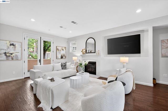 3683 Central Parkway, Dublin, CA 94568